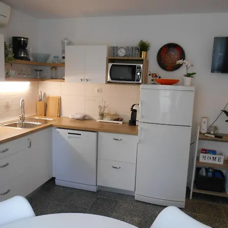 Appartement By The Sea Zrnovska Banja - - 9131 *