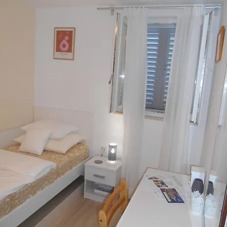 Appartement By The Sea Zrnovska Banja - - 9131